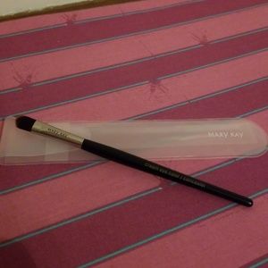 Mary Kay cream eye color brush